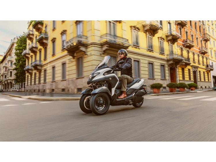 YAMAHA TRICITY 300