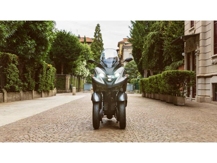 YAMAHA TRICITY 300