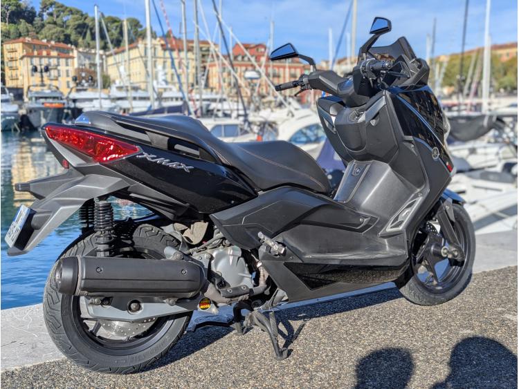 YAMAHA X-MAX 125