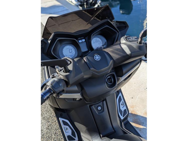 YAMAHA X-MAX 125