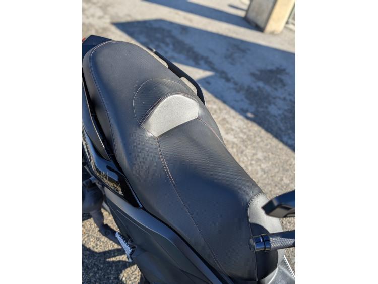 YAMAHA X-MAX 125