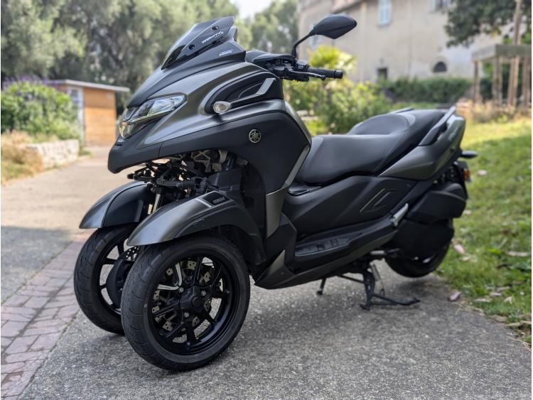 YAMAHA TRICITY 300