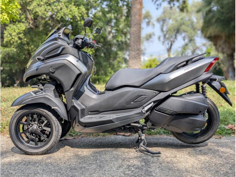 YAMAHA TRICITY 300