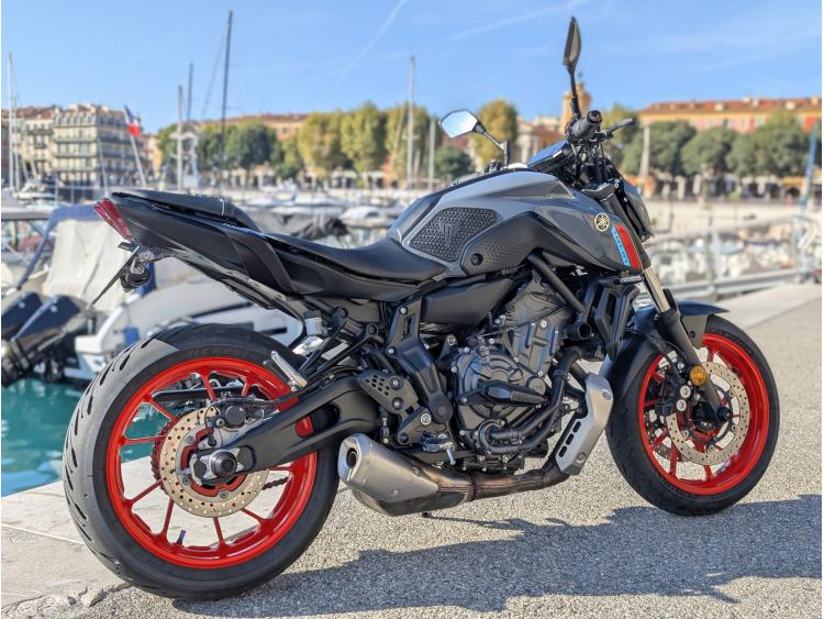 YAMAHA MT-07
