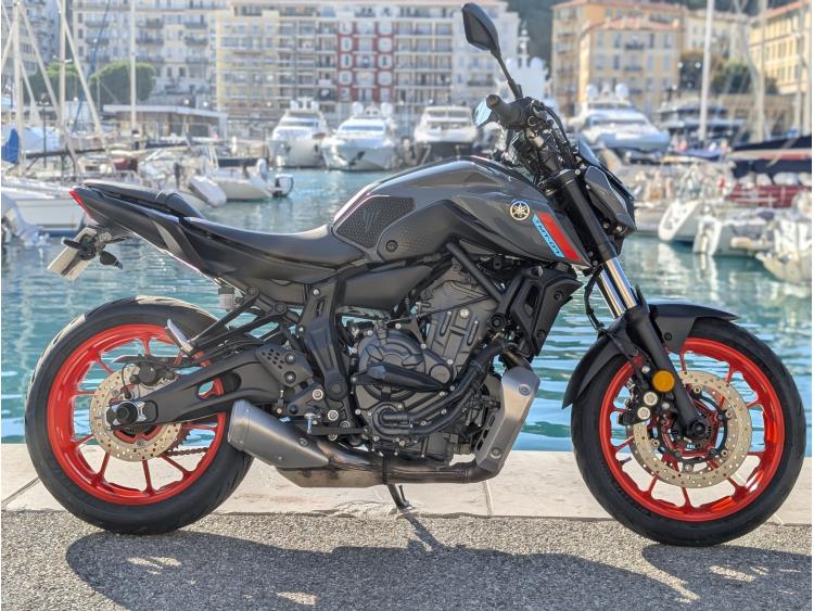 YAMAHA MT-07
