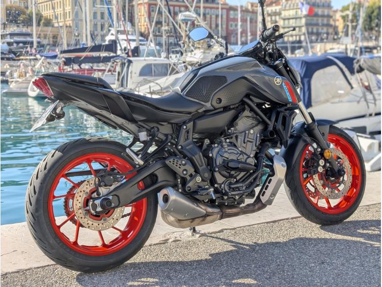 YAMAHA MT-07