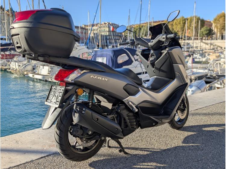 YAMAHA NMAX 125