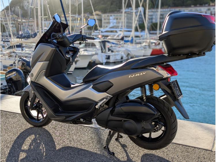 YAMAHA NMAX 125