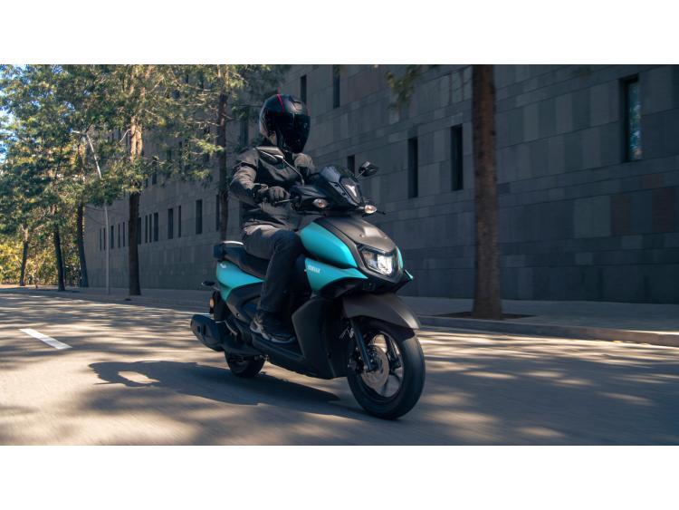 YAMAHA RayZR 125