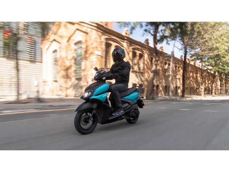 YAMAHA RayZR 125