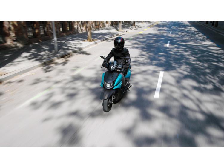 YAMAHA RayZR 125