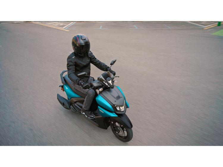 YAMAHA RayZR 125