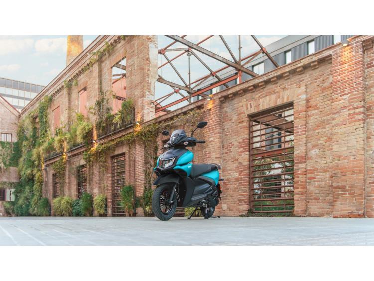 YAMAHA RayZR 125