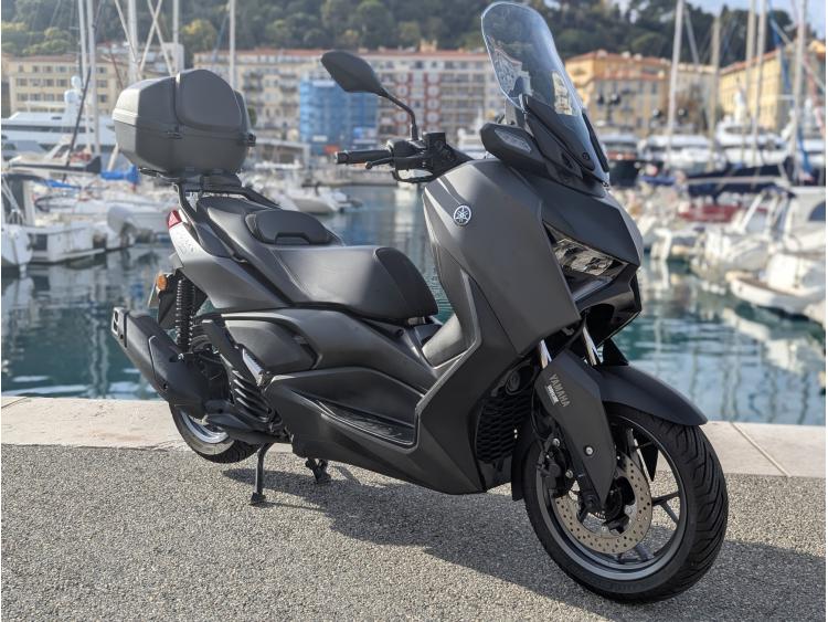 YAMAHA XMAX 125