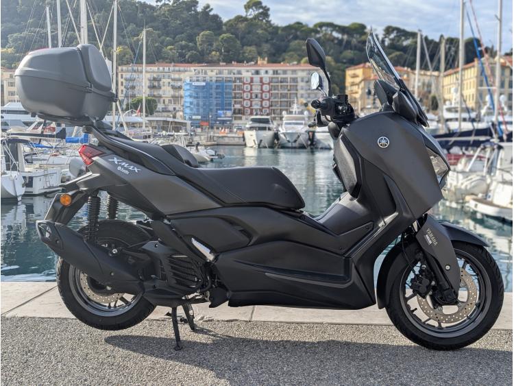 YAMAHA XMAX 125