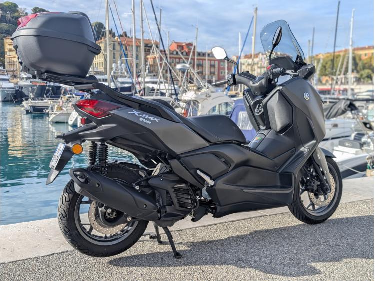 YAMAHA XMAX 125