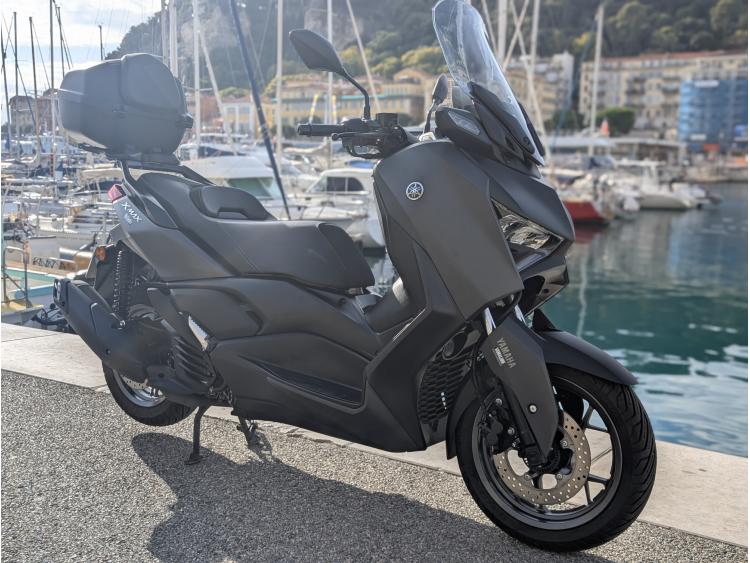YAMAHA XMAX 125