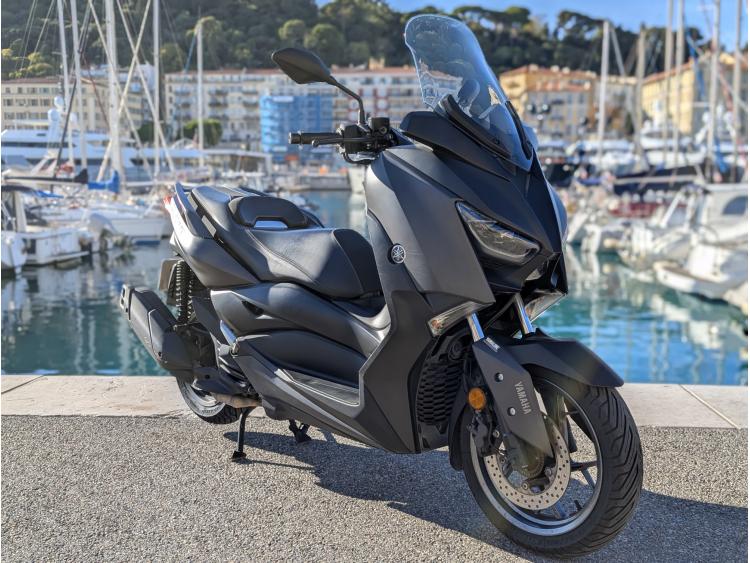 YAMAHA XMAX 125