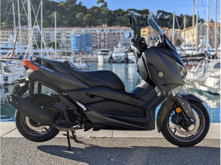 YAMAHA XMAX 125