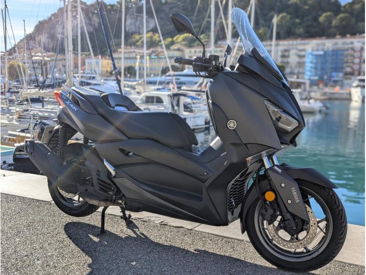 YAMAHA XMAX 125