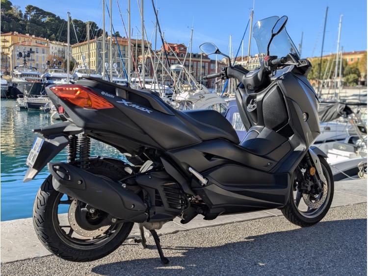 YAMAHA XMAX 125