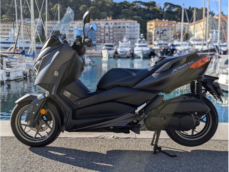 YAMAHA XMAX 125