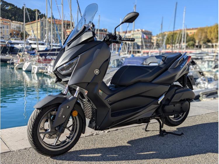 YAMAHA XMAX 125