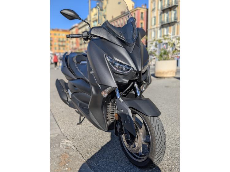 YAMAHA XMAX 125
