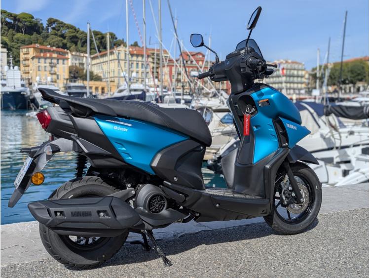 YAMAHA RayZR 125